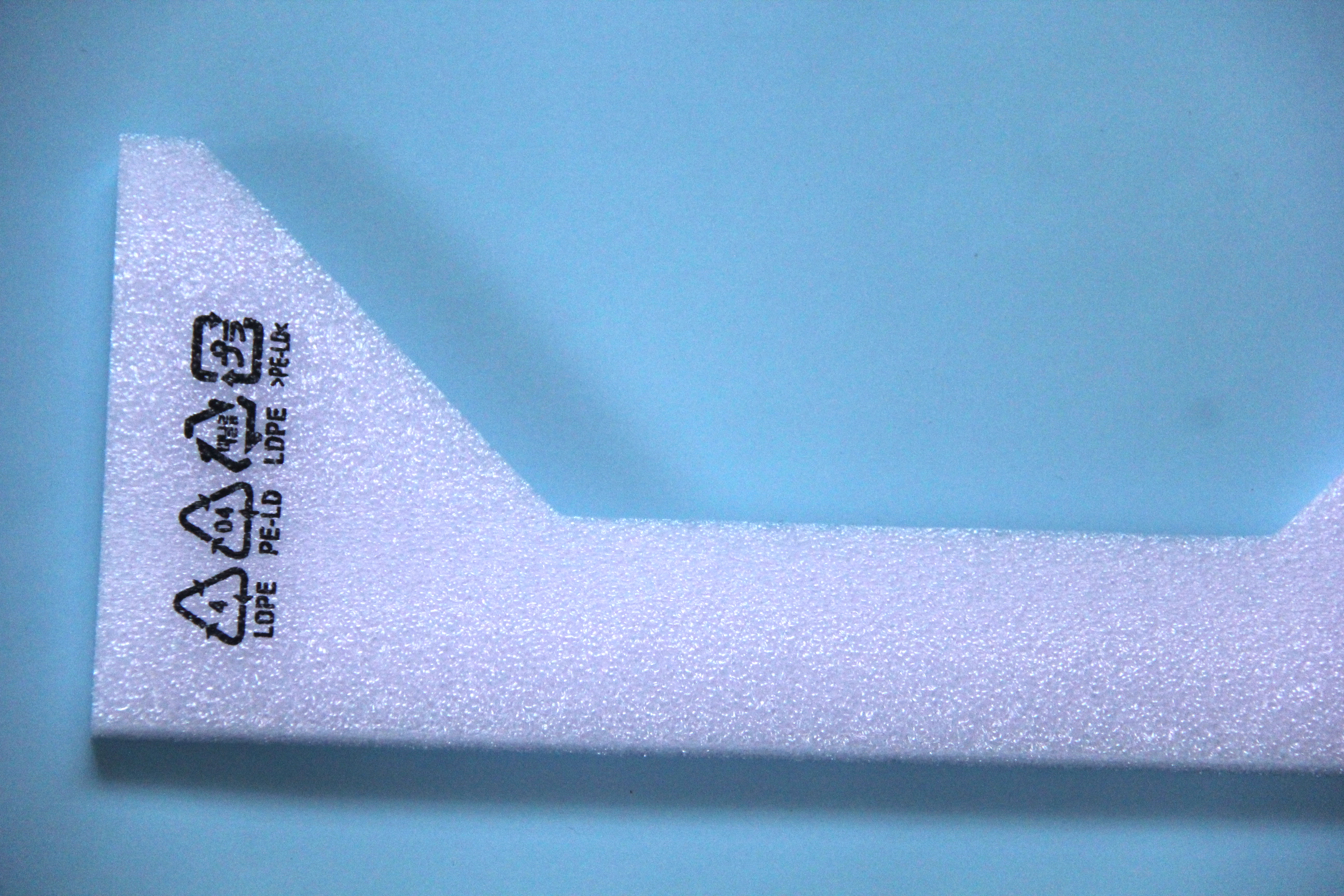 為什么越來越多的企業(yè)開始使用珍珠棉內(nèi)襯？
