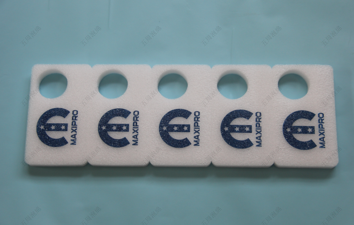 帶印刷標(biāo)識五孔珍珠棉分隔板：跨境小瓶裝產(chǎn)品的合規(guī)包裝方案