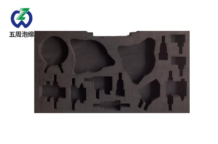 黑色多槽異形 EVA 內(nèi)襯：工業(yè)工具套裝的定制化防護(hù)方案